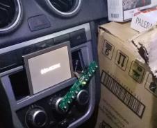 Veículo equipado com câmera infravermelho e carregado com cigarro é apreendido pelo BPFron no Oeste do estado