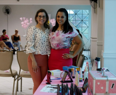 Policiais femininas participam de café outubro rosa para conscientização ao câncer de mama em Ponta Grossa (PR)