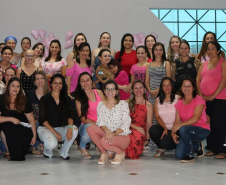Policiais femininas participam de café outubro rosa para conscientização ao câncer de mama em Ponta Grossa (PR)
