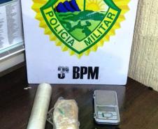 Cinco pessoas são encaminhadas e mais de nove quilos de maconha e crack são apreendidos pela PM no Sudoeste do estado