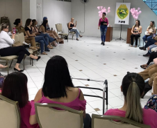 Policiais femininas participam de café outubro rosa para conscientização ao câncer de mama em Ponta Grossa (PR)