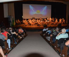 Banda sinfônica da PM toca músicas tema de personagens de histórias em quadrinhos em apresentações beneficentes no Norte do Paraná