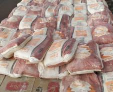 Caminhão com carga de farinha e 300 caixas de cigarro é interceptado pelo BPRv em Iporã,  no Noroeste do estado
