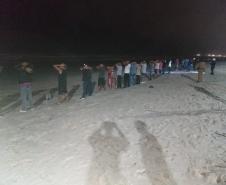 PM e GM atuam junto no desmanche de uma festa clandestina em Matinhos (PR)