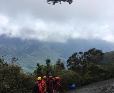 BPMOA resgata adolescente que caiu no Pico do Marumbi, em Morretes (PR)