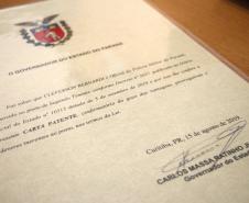 Oficiais da PM recebem a Carta Patente do 1º Posto durante solenidade em Curitiba