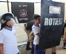 Crianças visitam sede do 26° Batalhão em Telêmaco Borba (PR), nos Campos Gerais
