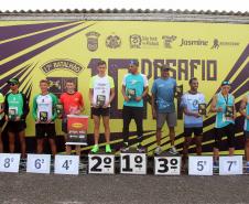 Dezenas de atletas participam do Desafio 10 Km do 17º Batalhão de Polícia Militar em São José dos Pinhais, na RMC