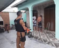 Operação Libertatem resulta na apreensão de duas armas de fogo e quase 200 buchas de cocaína no Litoral do estado