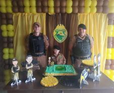 Policiais militares fazem presença na festa de aniversário de 8 anos de Yasmin em Fazenda Rio Grande, Região Metropolitana de Curitiba