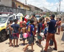 PM arrecada mais de 300 brinquedos e entrega para crianças de diversos bairros de Curitiba