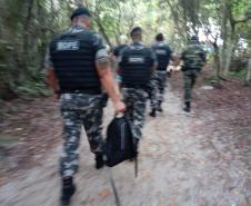 Operação no trapiche para a Ilha do Mel retira drogas de circulação no Litoral