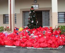 Natal Solidário da PM presenteia mais de 180 crianças com brinquedos, brincadeiras e Papai Noel em Curitiba (PR) 