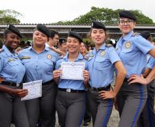 Colégio da PM em Curitiba forma 230 jovens no Ensino Médio durante solenidade militar na RMC