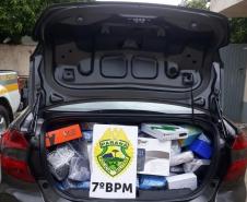 PM apreende produtos eletrônicos contrabandeados, uma arma de fogo e prende homem que furtava objetos de loja, no Noroeste do estado
