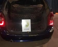Em situações distintas, BPFron apreende veículo carregado de pneus e cigarros contrabandos no Oeste do estado