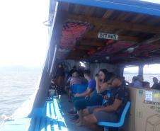 Mulher envolvida com tráfico de drogas é flagrada pela Patrulha Costeira em embarcação na Baía de Paranaguá