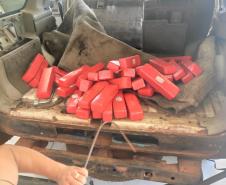 BPRv apreende quase 50 quilos de maconha em fundo falso de veículo e Iporã (PR)