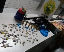 Patrulha do Sossego prende dupla e apreende mais de 80 porções de crack e cocaína em Paranaguá (PR)