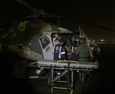Helicóptero faz voo noturno para salvar vítima de AVC em Matinhos (PR), no Litoral