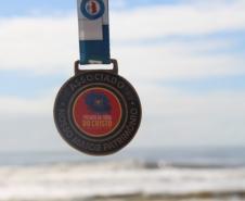 Desafio da Pedra do Cristo estimula competição entre guarda-vidas do Corpo de Bombeiros em Guaratuba