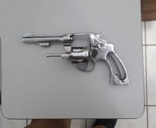 Em abordagens distintas, PM de Rolândia retira três armas de fogo de circulação