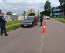 Em Fazenda Rio Grande, na RMC, PM e outros agentes de segurança desencadeiam a Operação Unindo Forças I e abordam mais de 100 pessoas