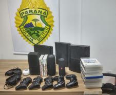 Trio é preso pela PM e diversos objetos roubados recuperados em Fazenda Rio Grande, na RMC