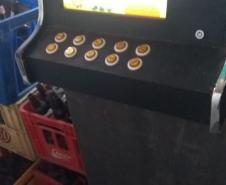 Em Pontal do Paraná (PR), PM prende homem e apreende duas máquinas caça-níquel