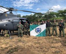 Helicóptero da PM do Paraná plantação que renderia três toneladas de maconha no Polígono da Maconha, no sertão nordestino