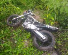 Bicicleta e moto são encontradas abandonadas perto de chácara em Pontal do Paraná