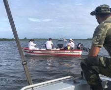 BPAmb-FV faz patrulhamento em Guaratuba (PR) e aborda 25 pessoas e cinco embarcações 