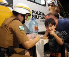 Matimbanda e desfiles de escolas de samba no Litoral levam 800 mil foliões para as ruas no segundo dia de Carnaval