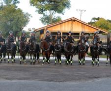 Regimento de Polícia Montada da PM celebra passagem de comando durante solenidade militar em Curitiba