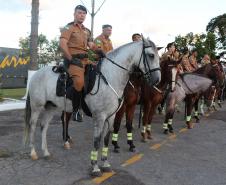 Regimento de Polícia Montada da PM celebra passagem de comando durante solenidade militar em Curitiba