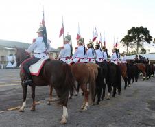 Regimento de Polícia Montada da PM celebra passagem de comando durante solenidade militar em Curitiba