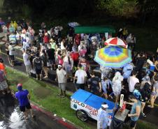 Chuva e intensa movimentação nas rodovias marcam primeiro dia de Carnaval no Litoral; ações preventivas ocorrem em todo Estado