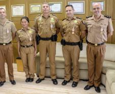 Comandante-Geral da PM recebe a medalha “Sentinelas da Saúde” do Diretor de Saúde da PM em Curitiba