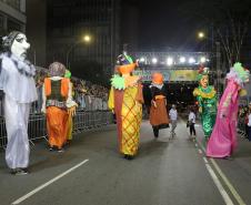 Polícia Militar garante a segurança de milhares de pessoas durante o desfile de Carnaval em Curitiba