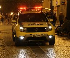 Polícia Militar garante a segurança de milhares de pessoas durante o desfile de Carnaval em Curitiba