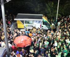 Com reforço da PM, multidões curtem terceiro dia de Carnaval no Paraná com mais segurança e diversão