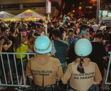 Com reforço da PM, multidões curtem terceiro dia de Carnaval no Paraná com mais segurança e diversão