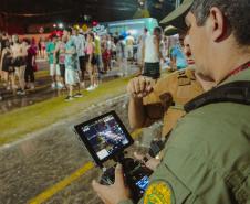 Com reforço da PM, multidões curtem terceiro dia de Carnaval no Paraná com mais segurança e diversão