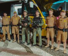 Com reforço da PM, multidões curtem terceiro dia de Carnaval no Paraná com mais segurança e diversão