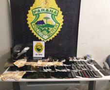 Os integrantes da 1ª Companhia do 20º Batalhão de Polícia Militar (20º BPM) conseguiram prender na noite de sábado (14/03) dois homens que seriam responsáveis por pelo menos 50 roubos em diversos bairros da Capital. Na casa de um deles havia 57 aparelhos celulares, além de mais de R$ 7 mil em dinheiro e uma arma de fogo (revólver de calibre .38). De acordo com o Comandante da companhia, capitão Ronaldo Carlos Goulart, até os policiais militares de folga se empenharam na localização e prisão dos autores do