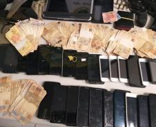 PM recupera 57 celulares e prende dupla que praticava roubos na Capital