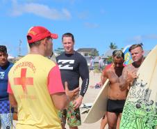 Mortes por afogamento caem 53,3% nas praias do Paraná durante a temporada de verão