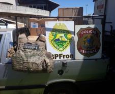 Durante operação na fronteira, BPFron e BOPE apreendem nove mil maços de cigarros em porto clandestino no Oeste do estado