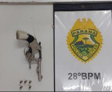 Na Lapa (PR), PM encaminha dois adolescentes e apreende revólver e 79 pedras de crack