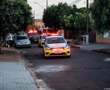 Garoto fã da PM recebe policiais no dia do aniversário em Londrina (PR)